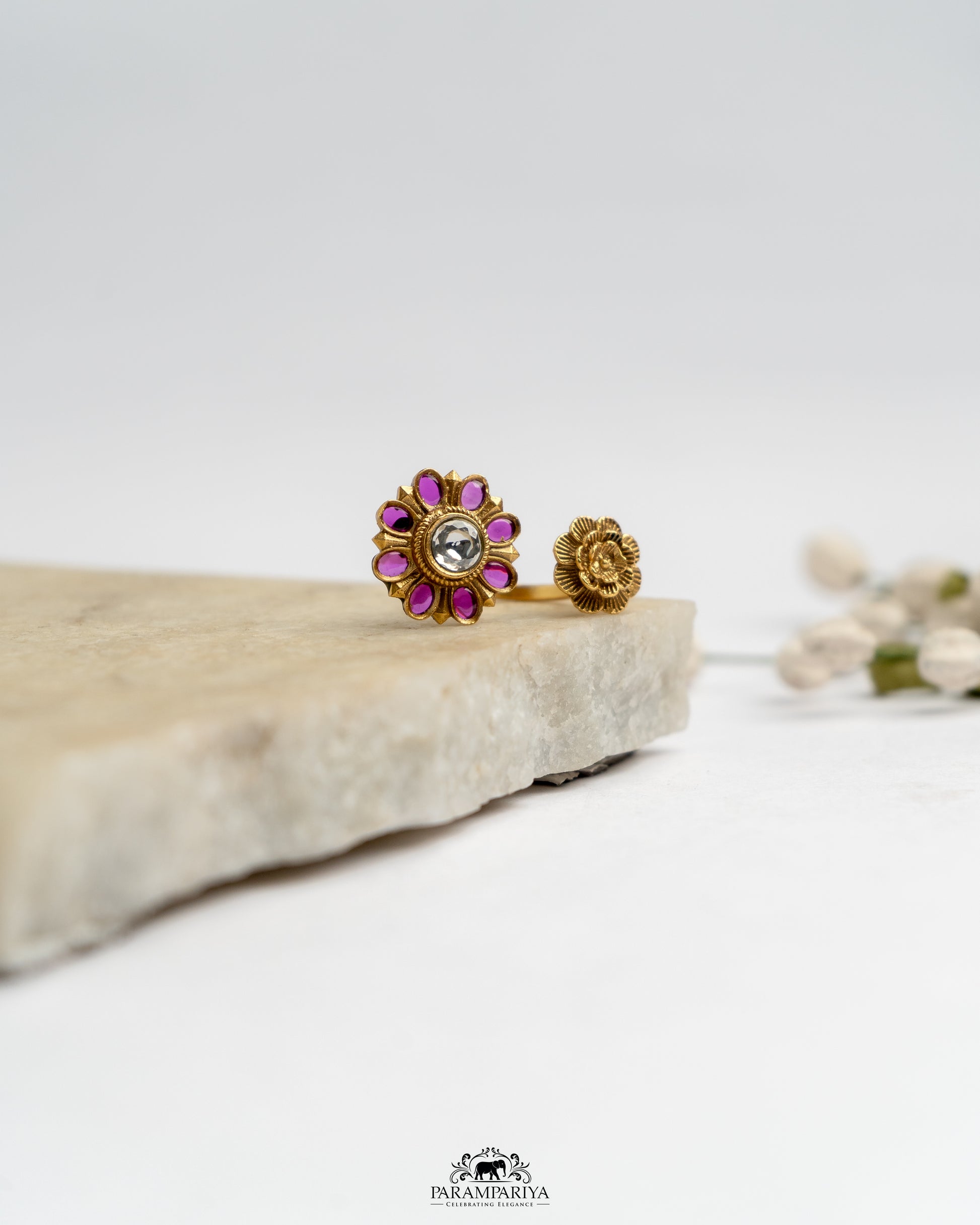 Winter Ring Edit!!
92.5 pure silver gold micron plated finger rings.