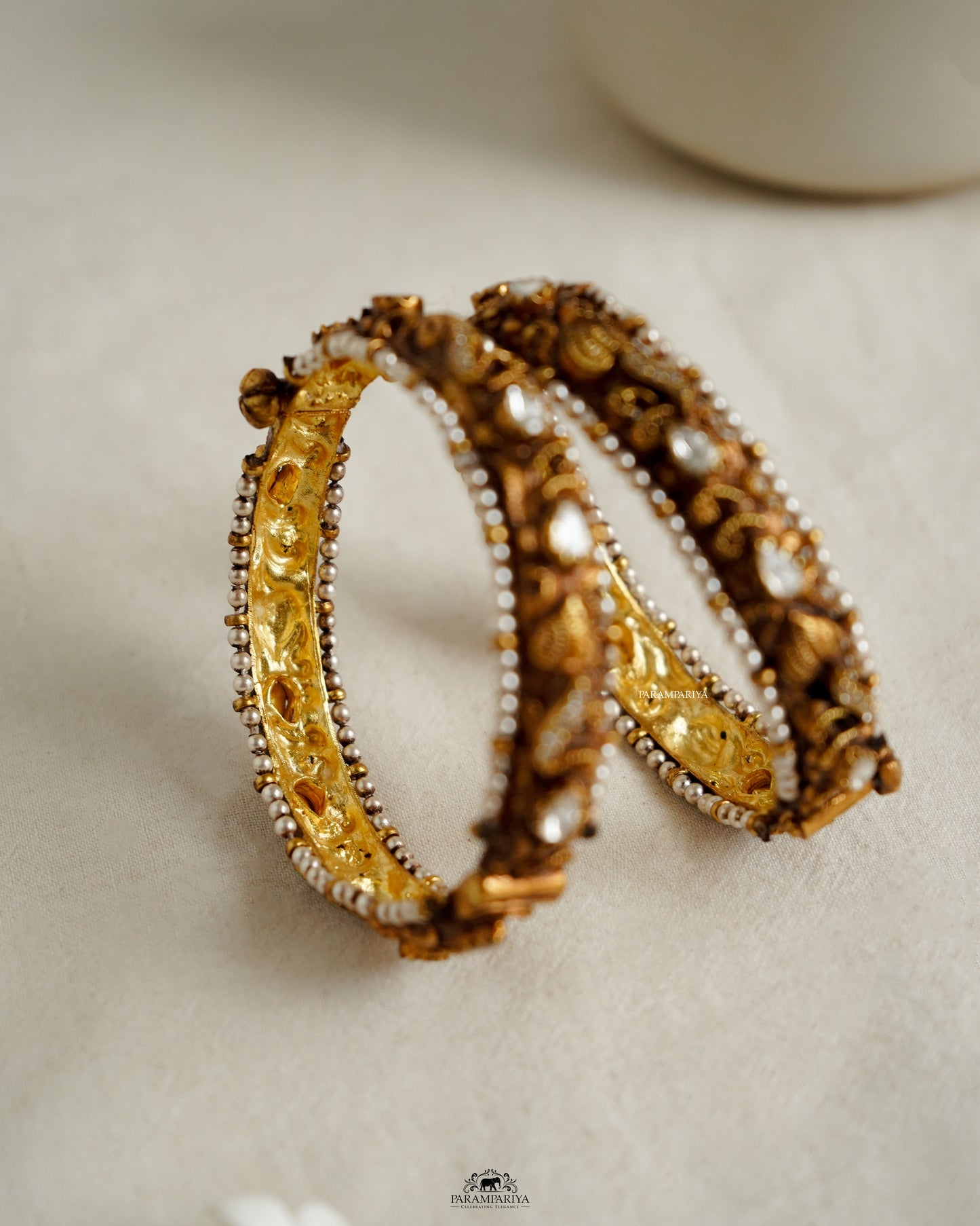 Sira Bangle (Single)
