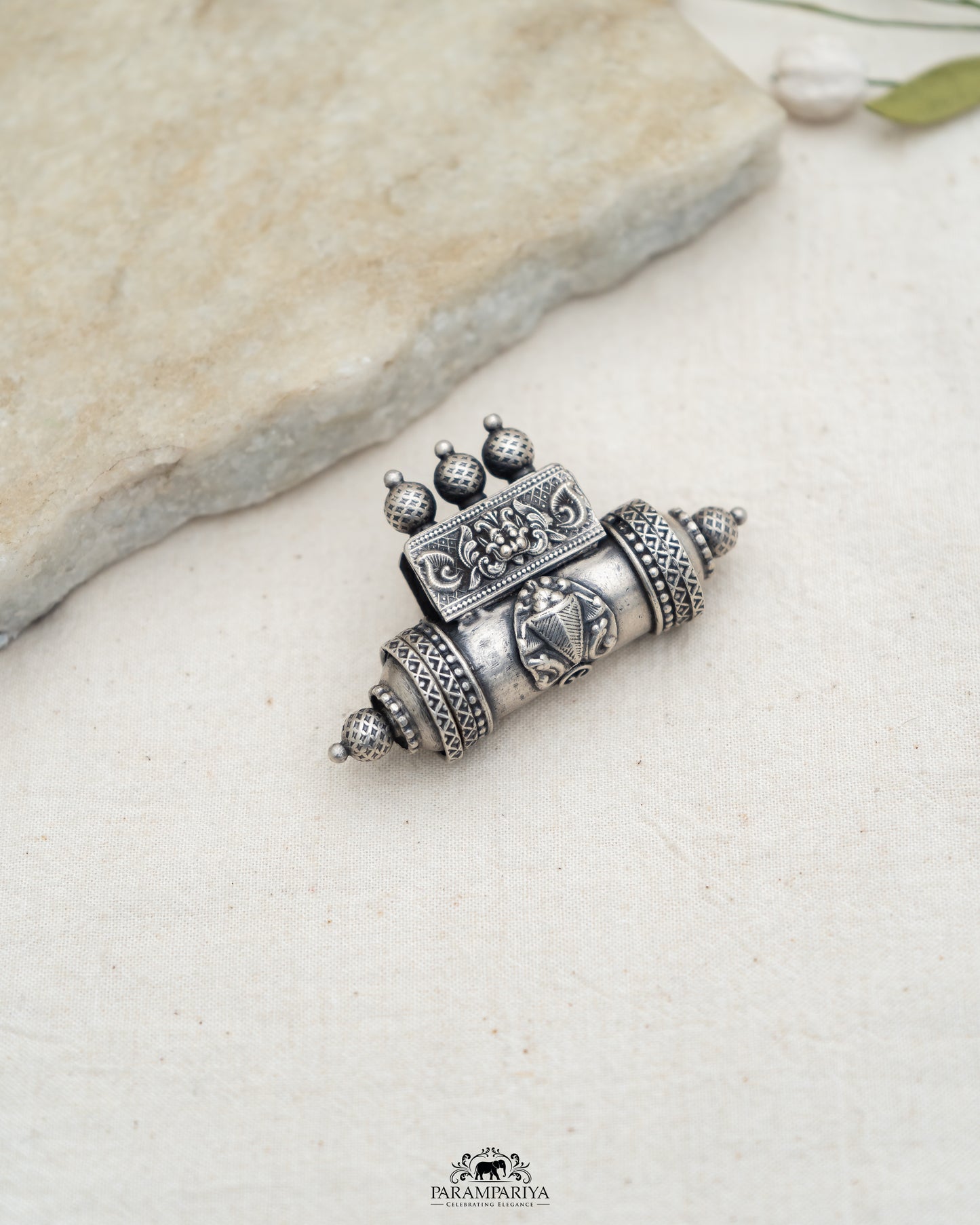 Indira Pendant (Openable)