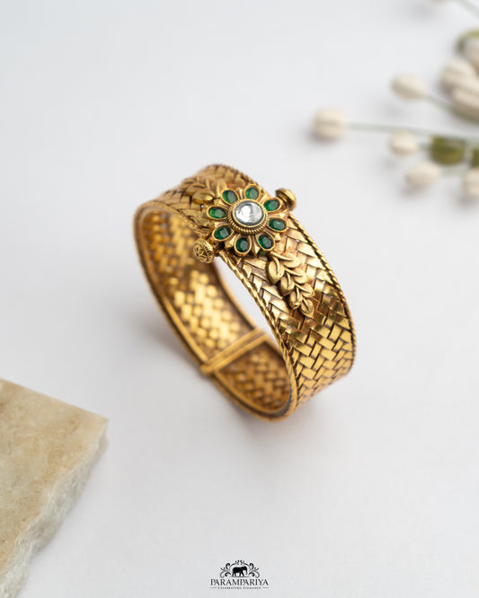 Nivi Bangle (Single)