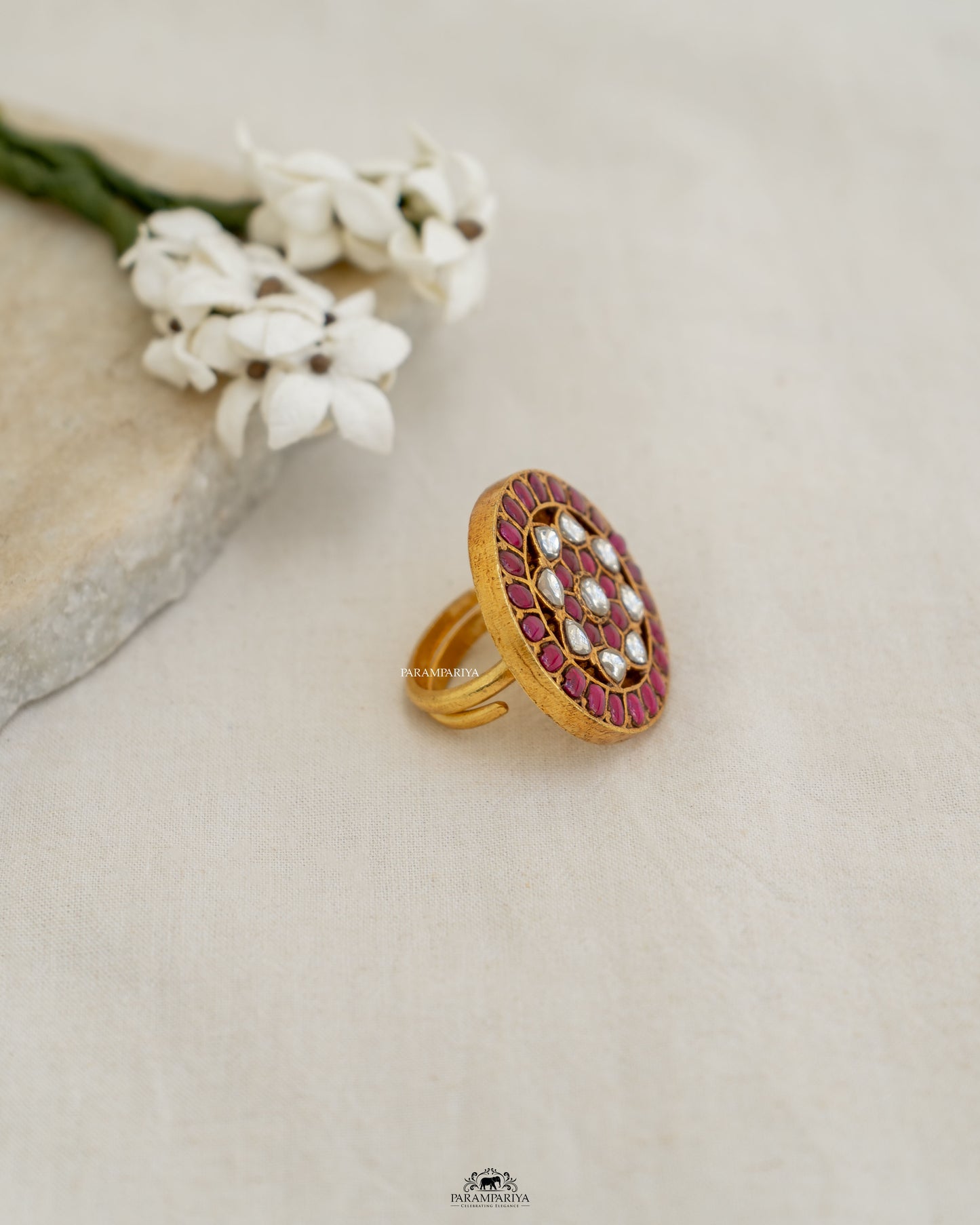 Deva Finger Ring
