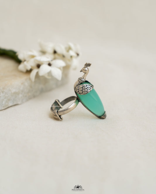 Tavish Finger Ring