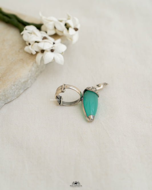 Tavish Finger Ring