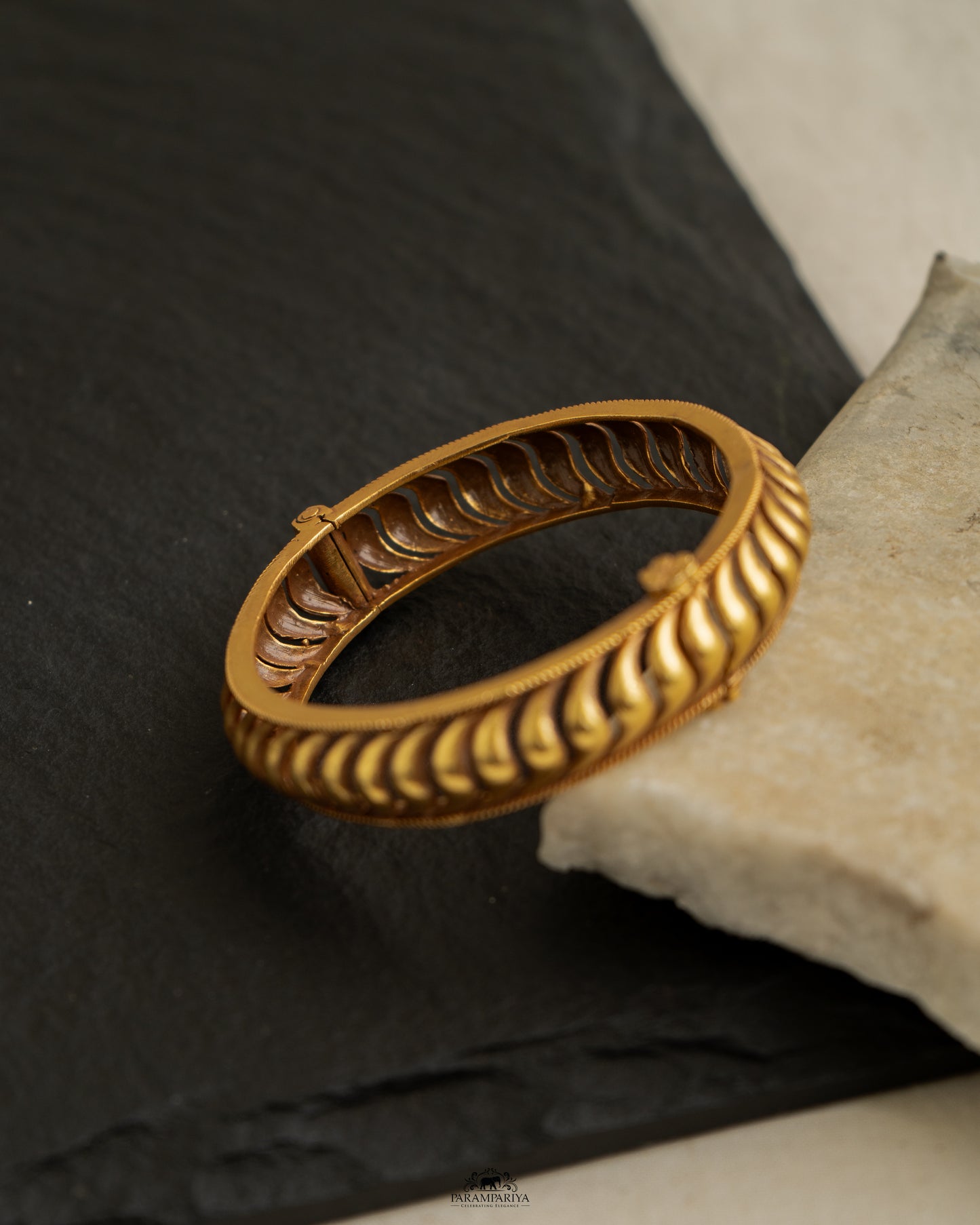 Nirai Bangle (Single)