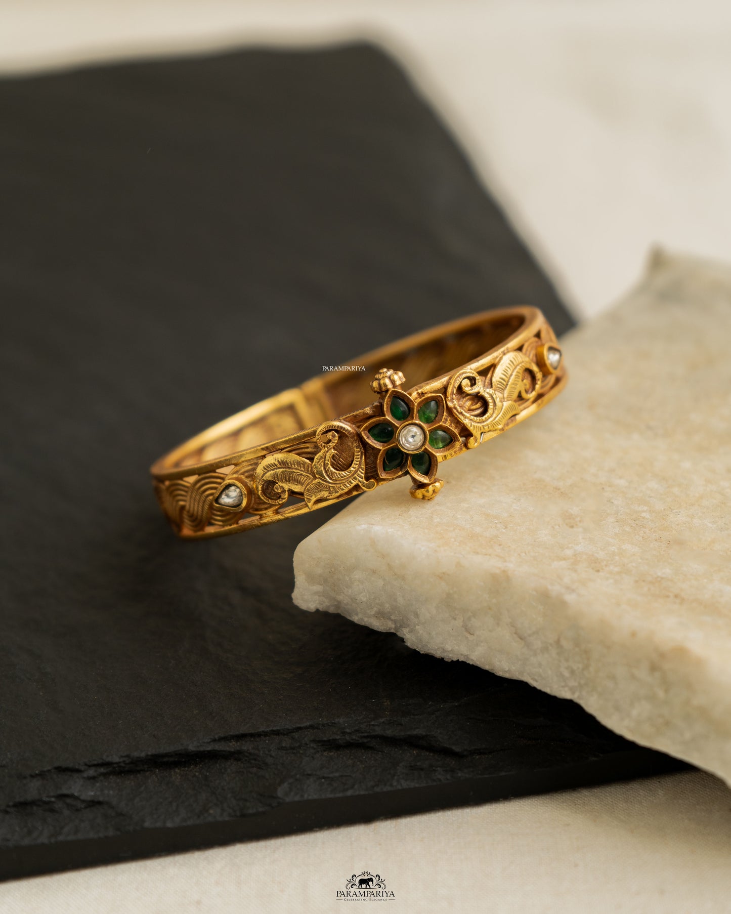 Sastika Bangle (Single)