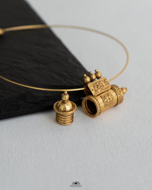 Start a conversation with this unique statement piece, a 92.5 pure silver micron gold-plated hasli necklace.