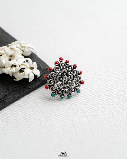 Thoovi Finger Ring