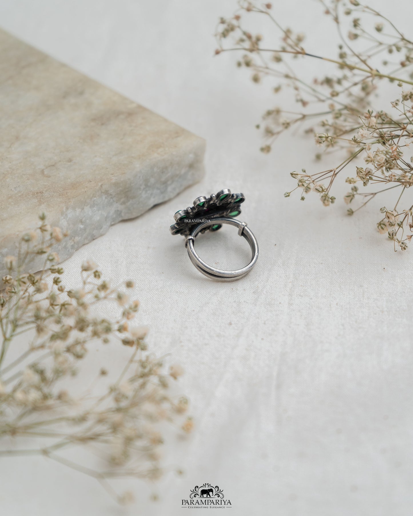 Kylaq Finger Ring