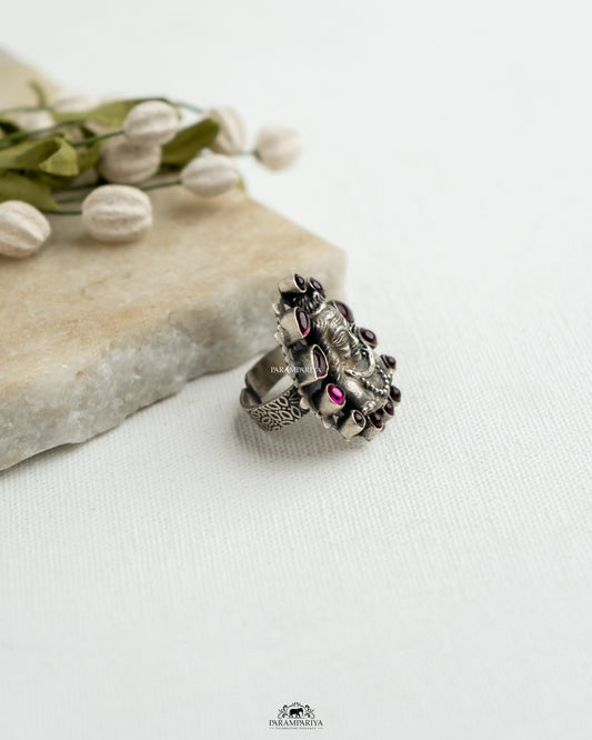 Tarani Finger Ring