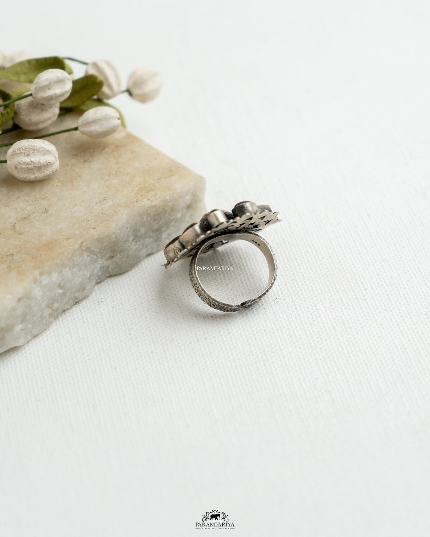 Tarani Finger Ring