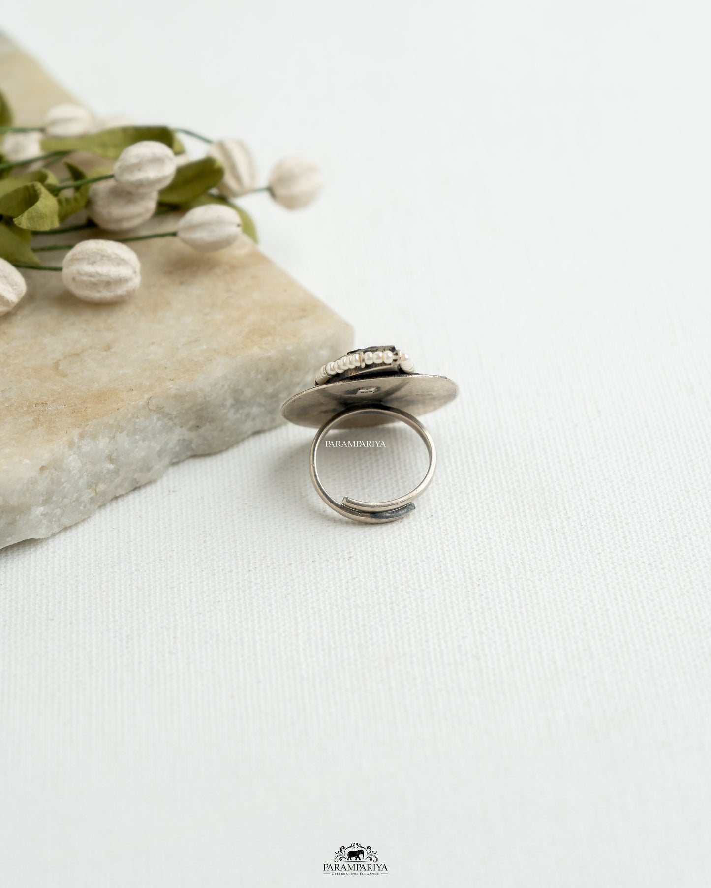 Thamsi Finger Ring