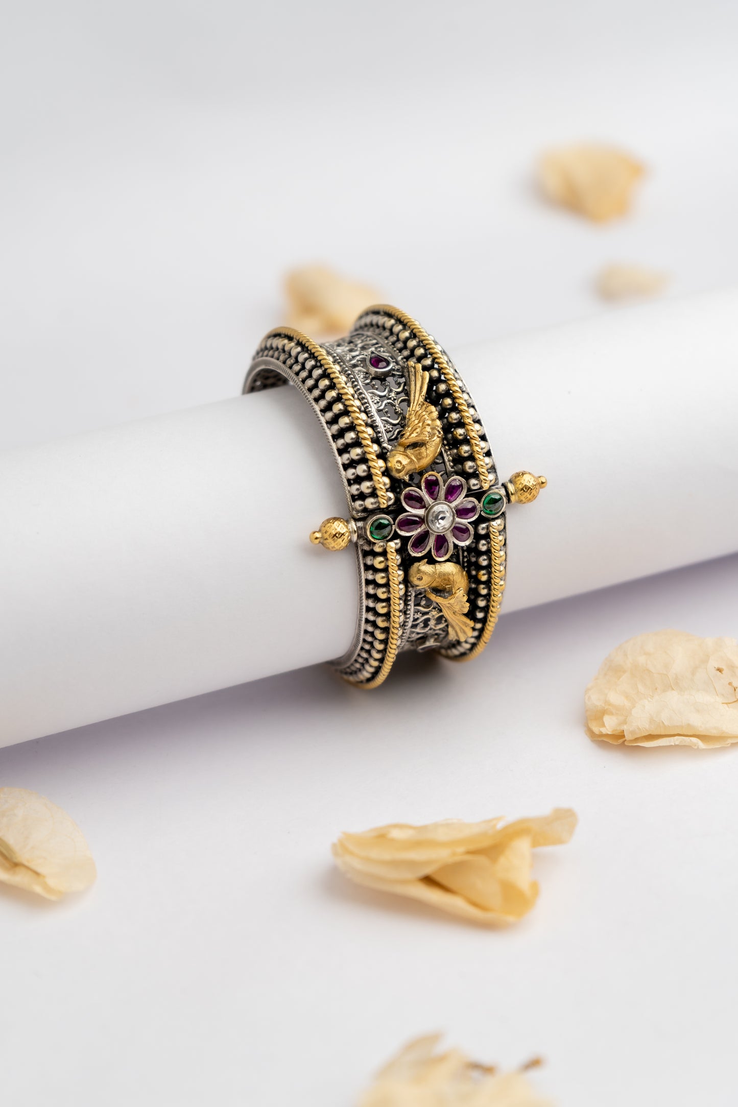 Dual Delight!!
92.5 pure silver dual tone plated kada bangle.