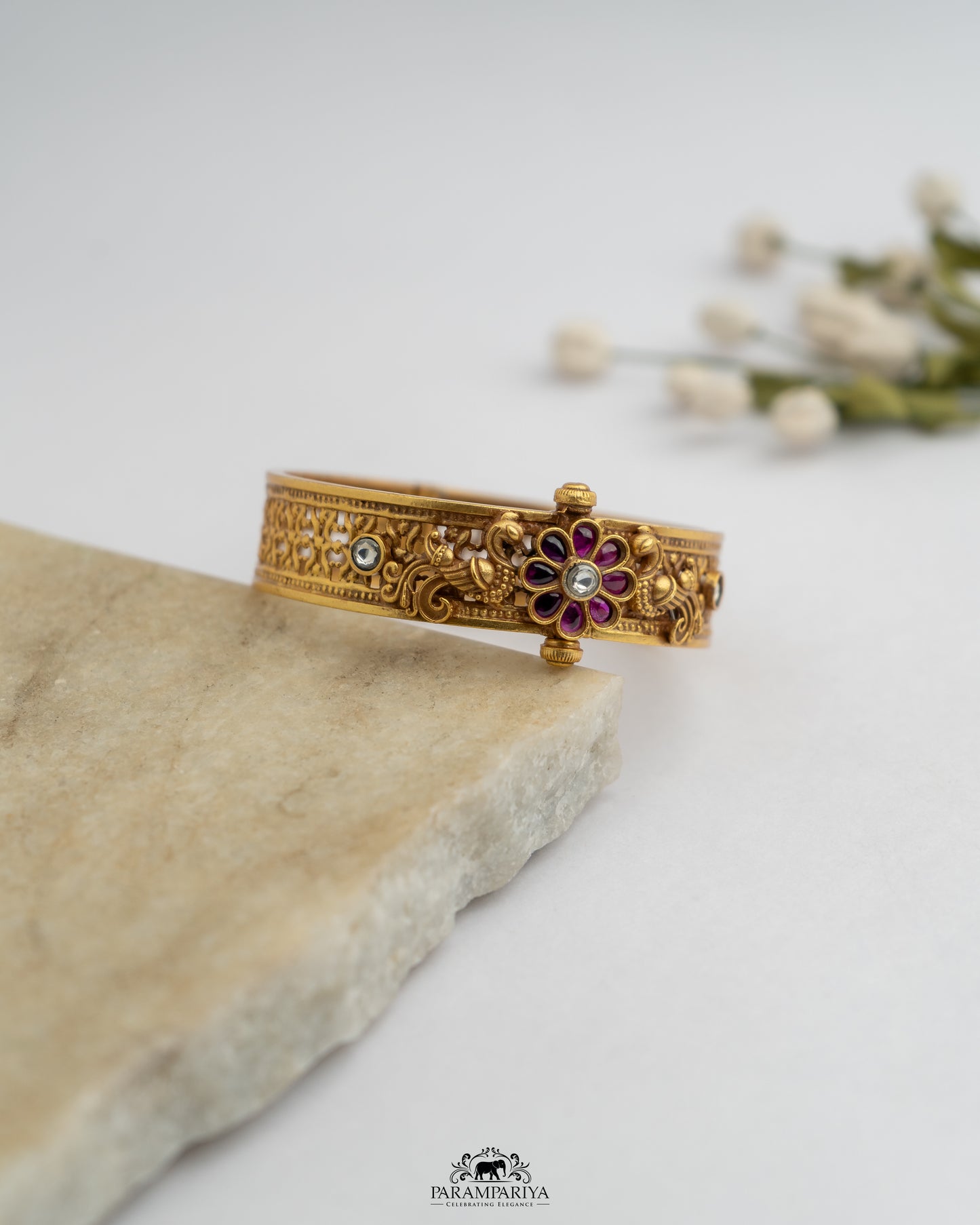 December Bangle Bliss!!
92.5 pure silver gold plated openable temple bangle .
