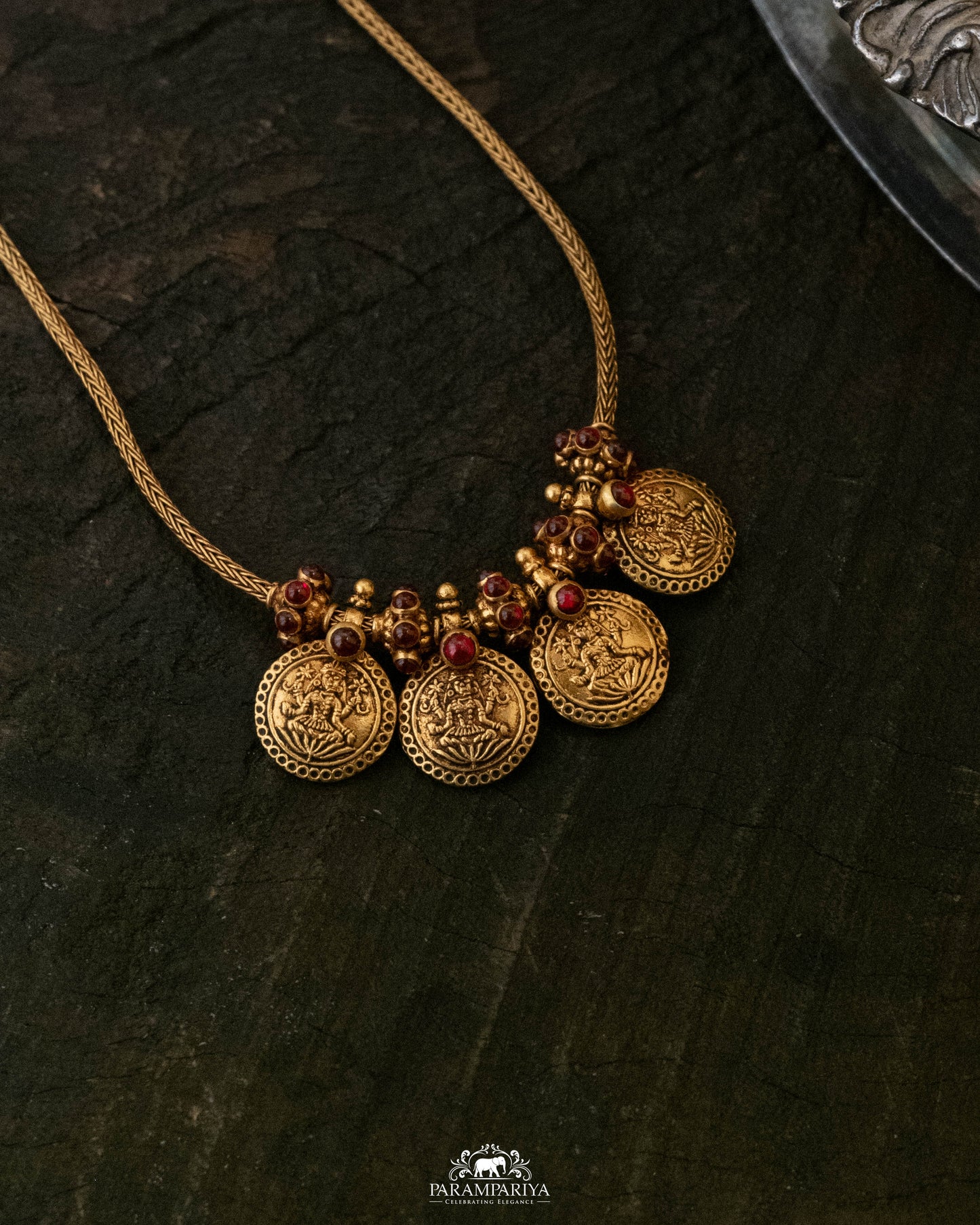 Vedhavalli Necklace (Reversible)