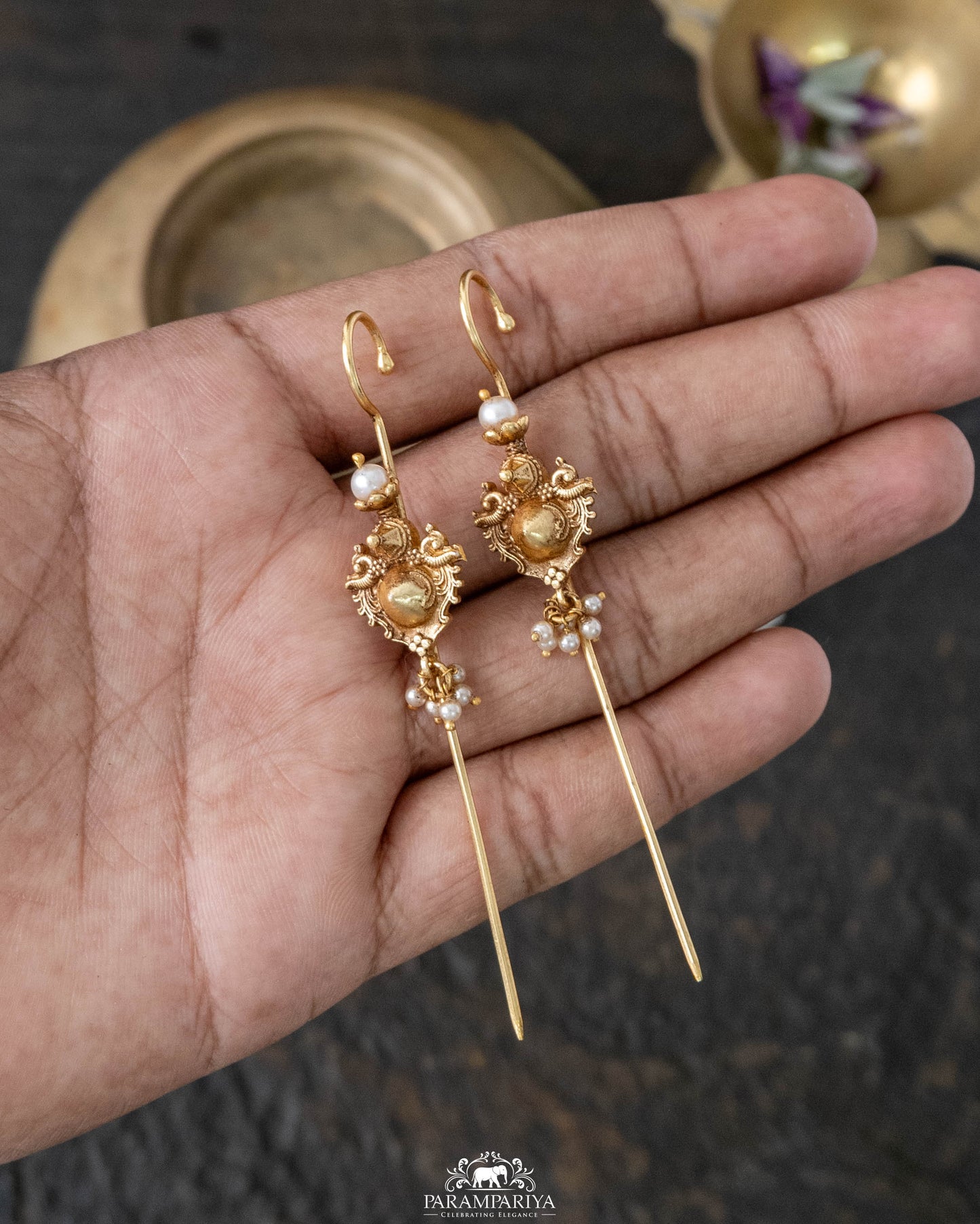 Edge & Elegance!!
Introducing our Needle Earcuffs featuring bold statement motifs crafted in pure silver with a rich gold micron-plated finish - a striking blend of traditional artistry and contemporary elegance.