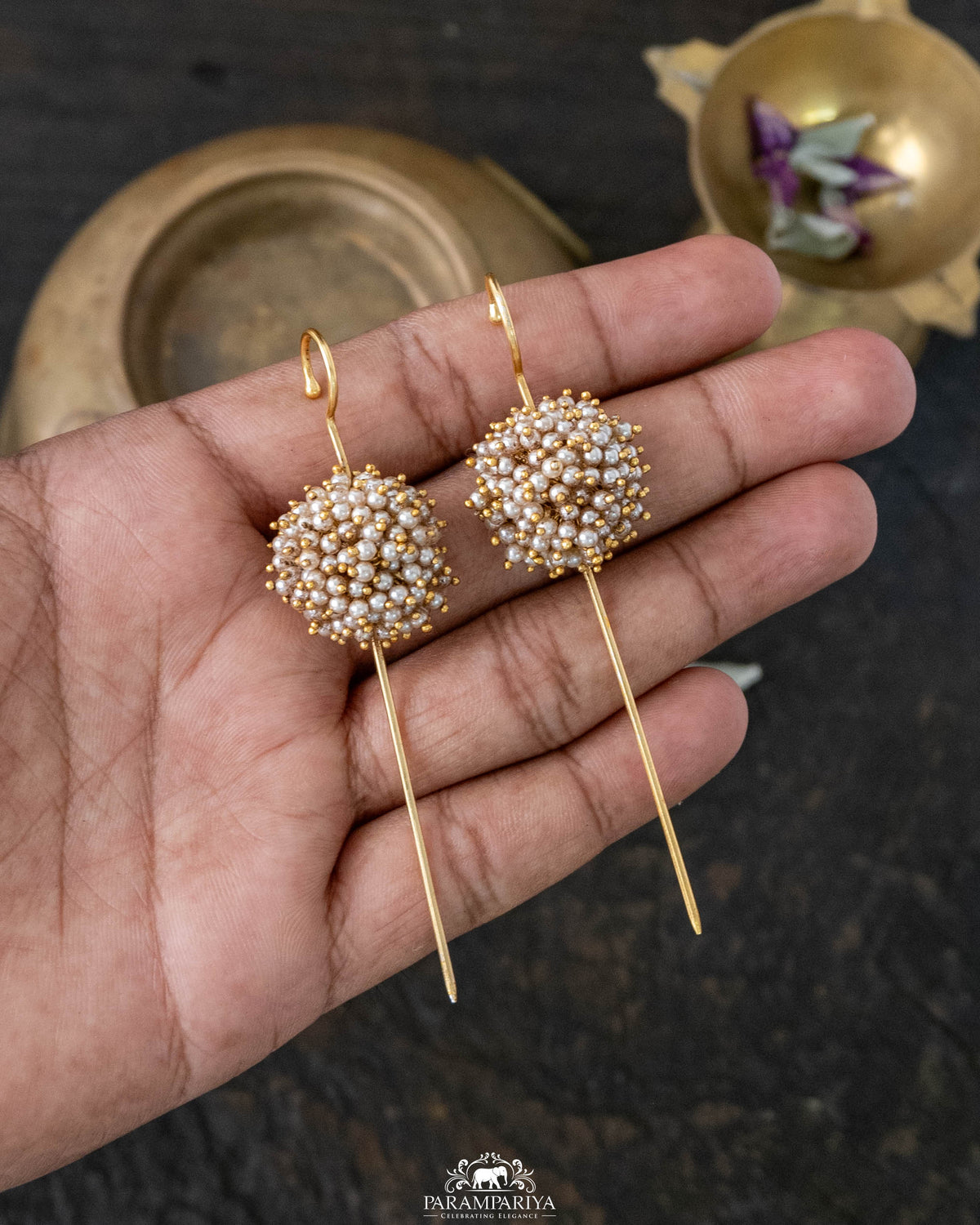 Edge & Elegance!!
Introducing our Needle Earcuffs featuring bold statement motifs crafted in pure silver with a rich gold micron-plated finish - a striking blend of traditional artistry and contemporary elegance.