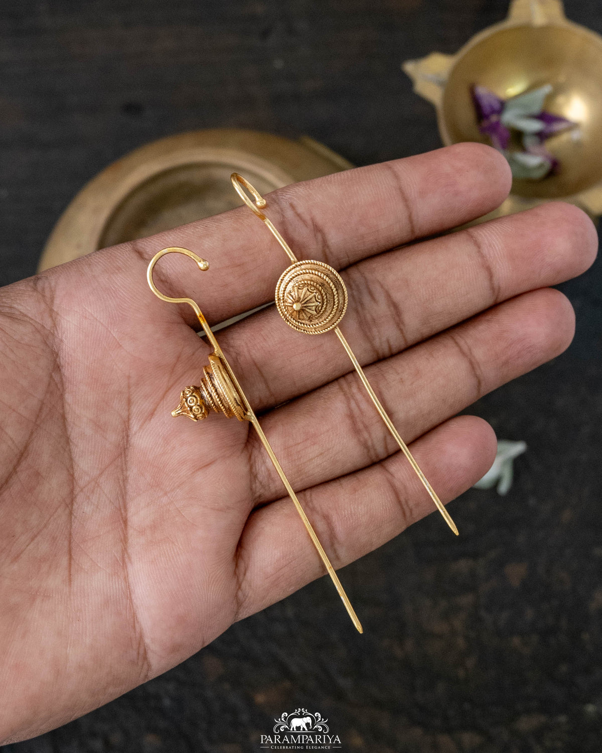 Edge & Elegance!!
Introducing our Needle Earcuffs featuring bold statement motifs crafted in pure silver with a rich gold micron-plated finish - a striking blend of traditional artistry and contemporary elegance.