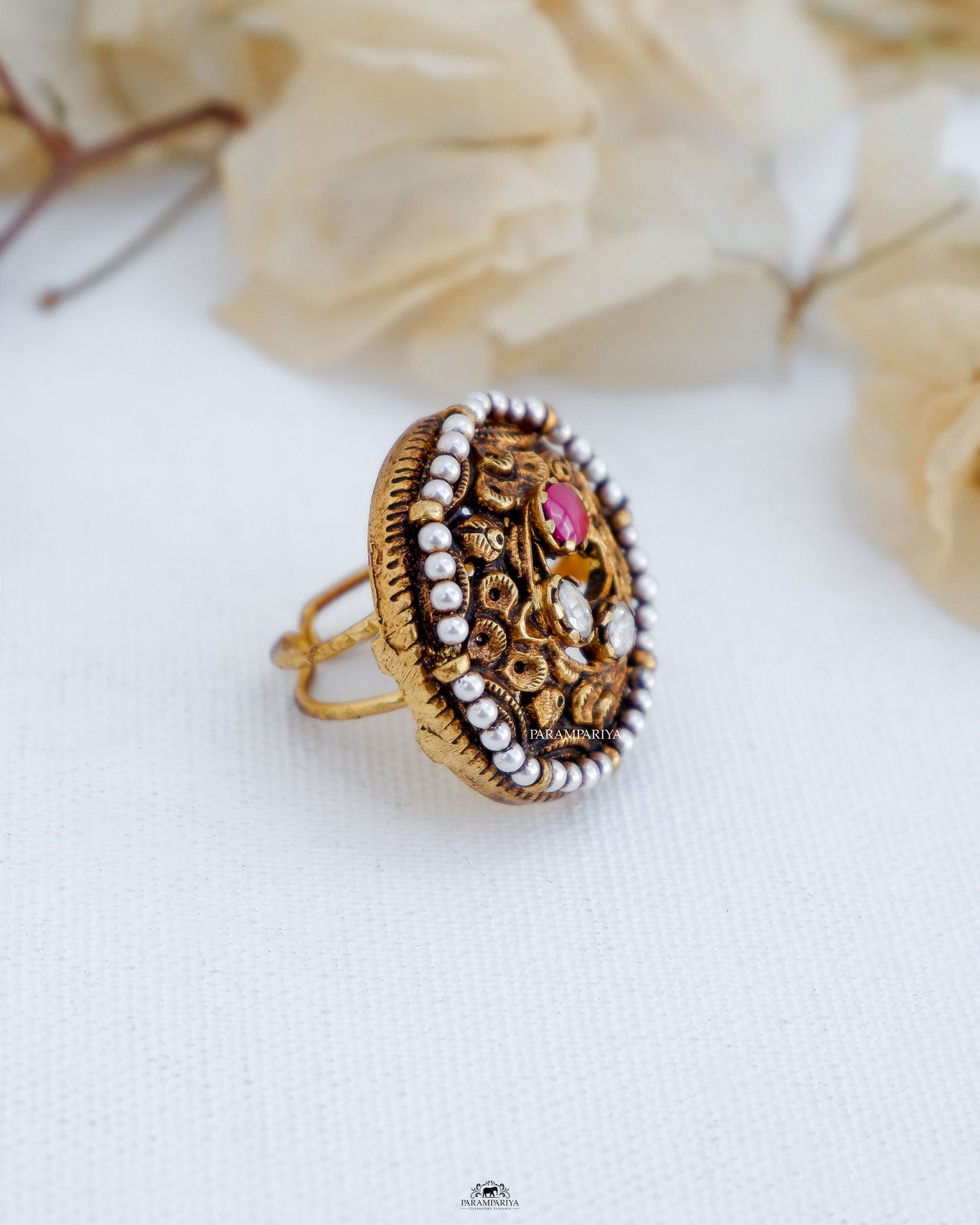 Nila Finger Ring