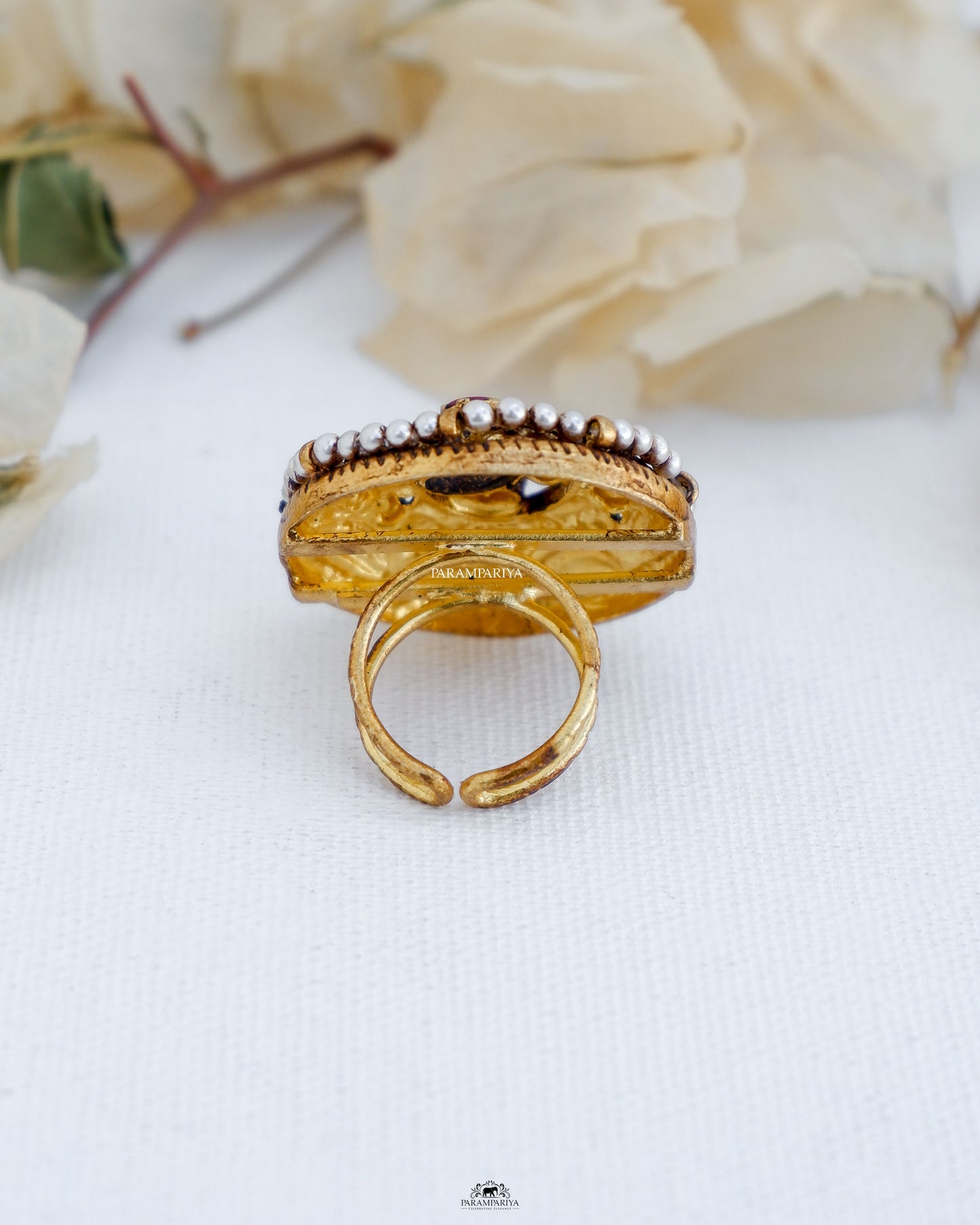Nila Finger Ring