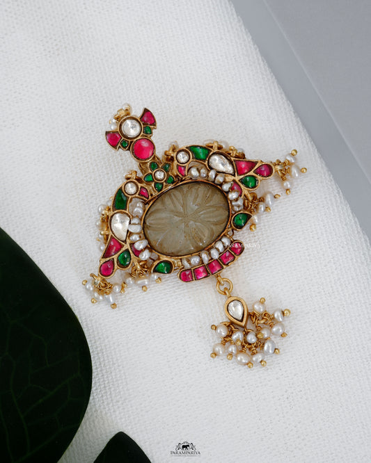 Carved Classics!!
Pure silver vintage look antique kundan pendants with carved stone.