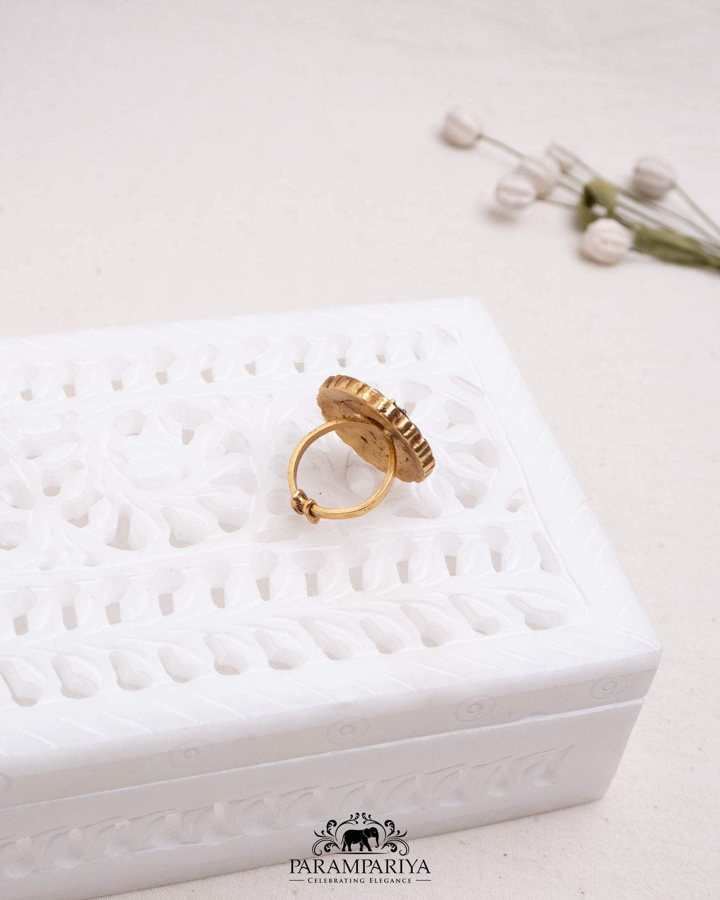 Valli Finger Ring