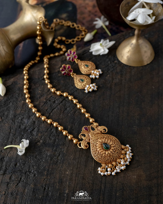 Varnika Necklace Set