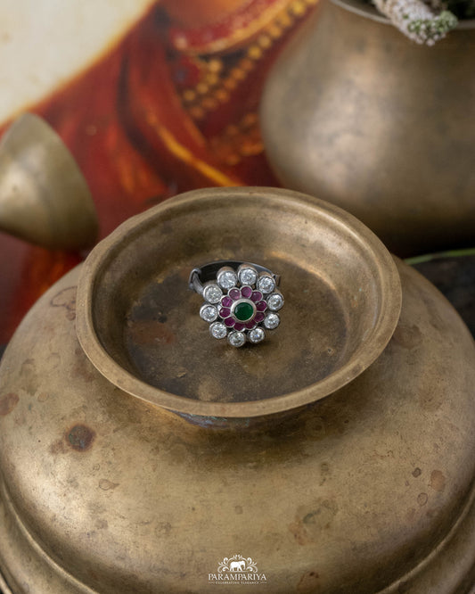 Liniya Finger Ring