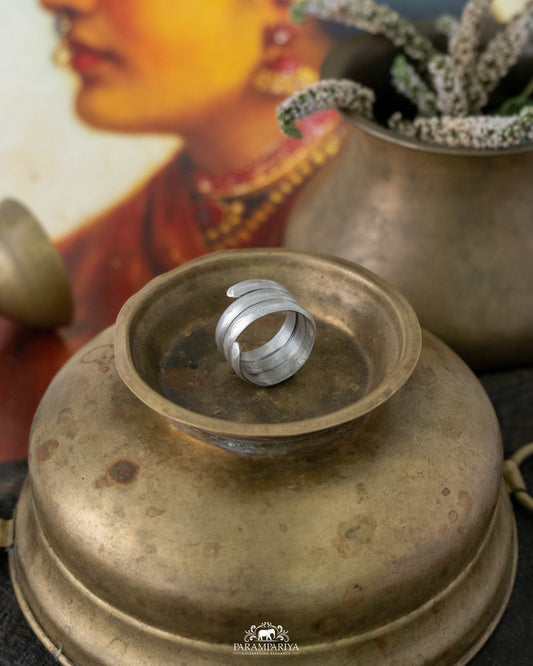 Megha Finger Ring