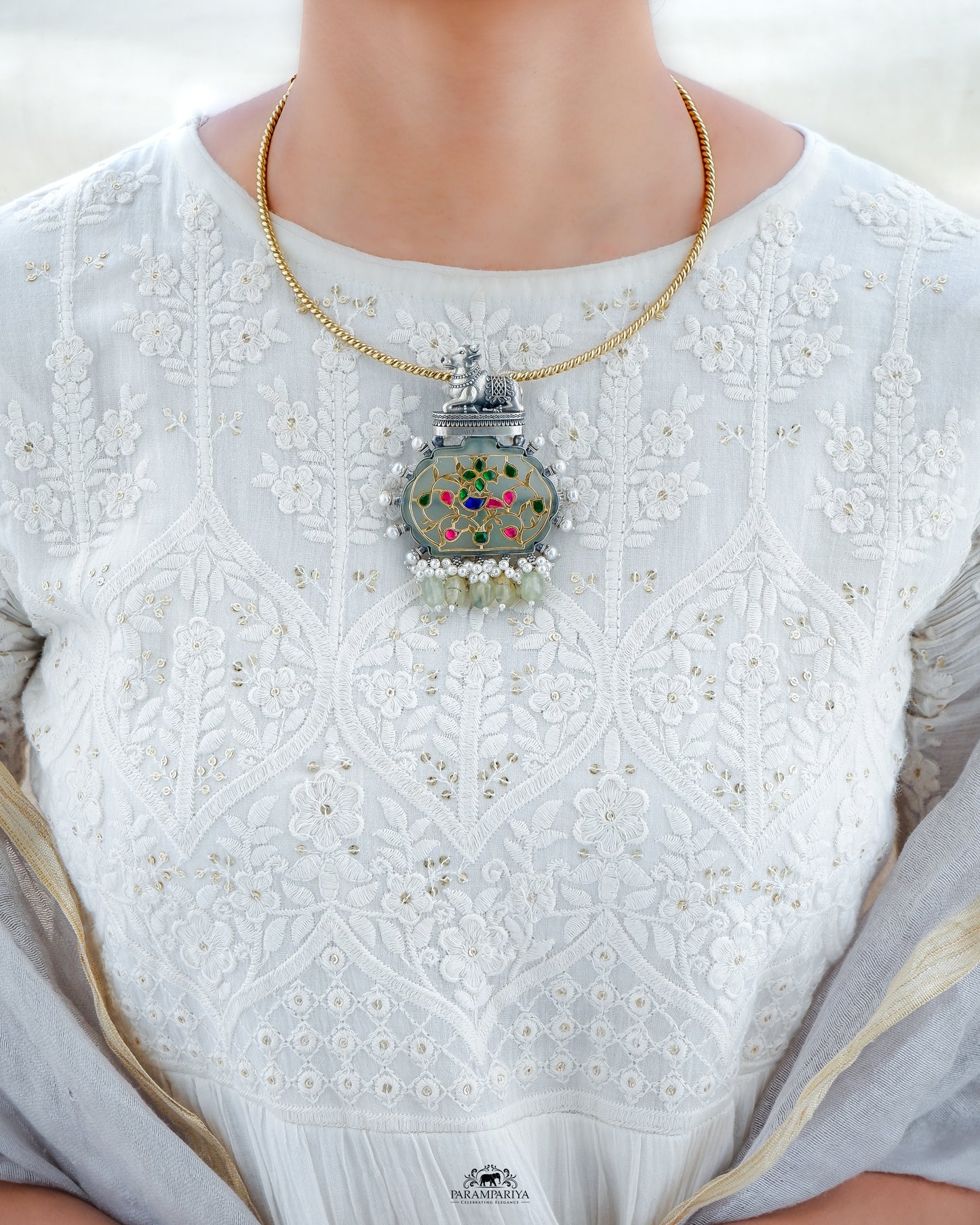 Kundan inlay pendant with pure silver gold micron plated twisted hasli