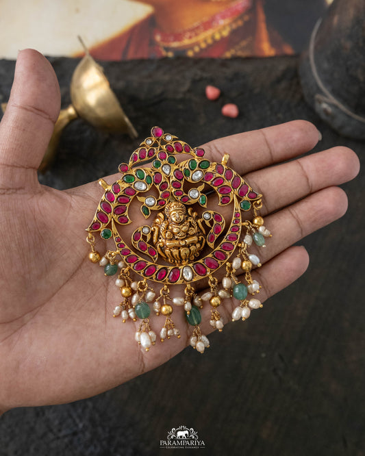 Laksh Pendant