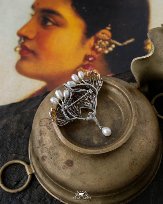 Akai Brooch