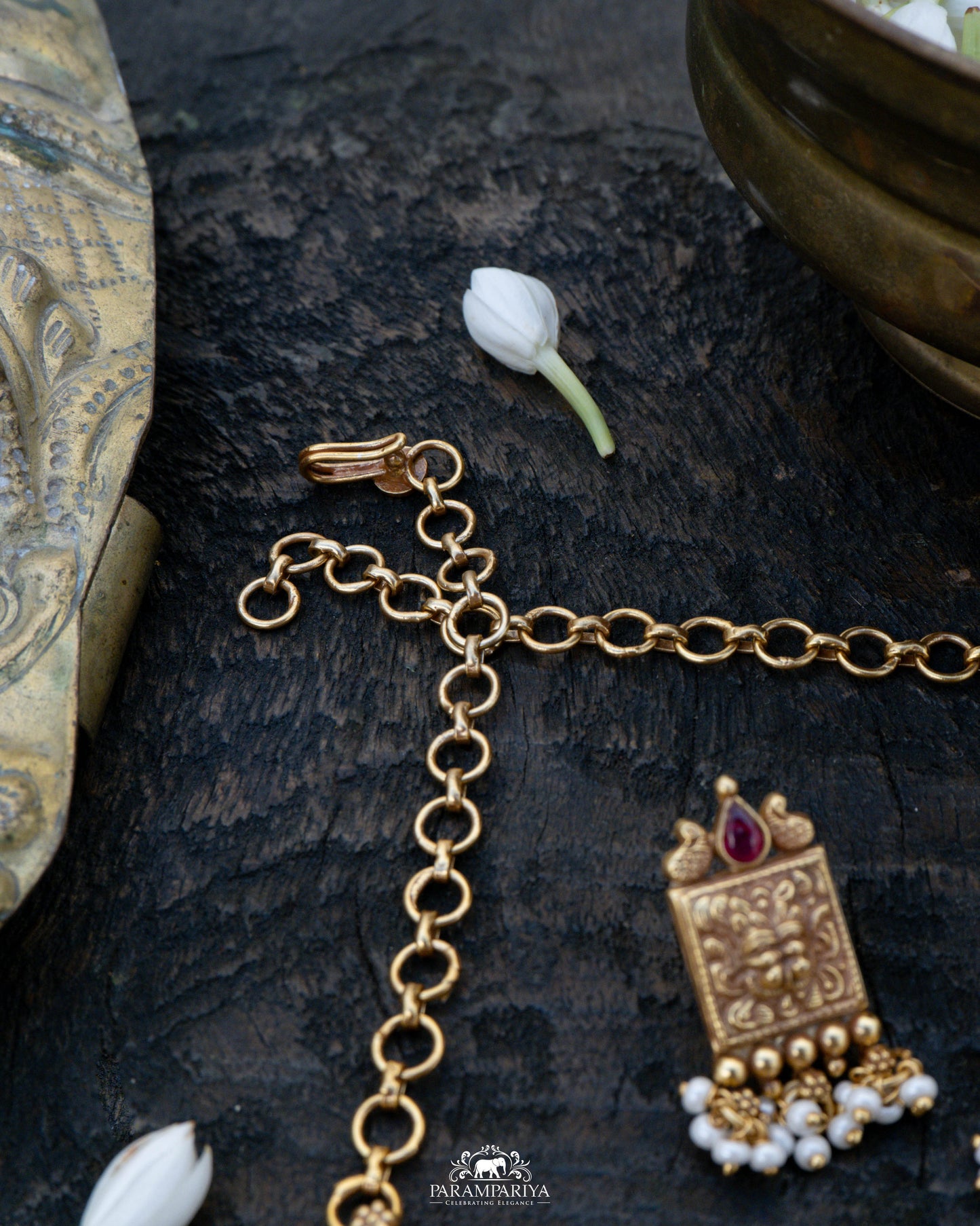 Karigari Necklace Set