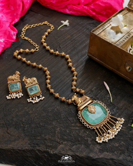 Aghnya Necklace Set