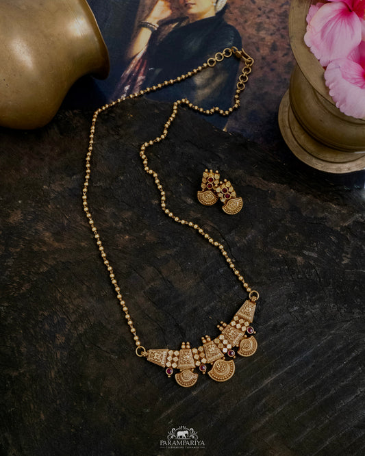 Gunta Necklace Set