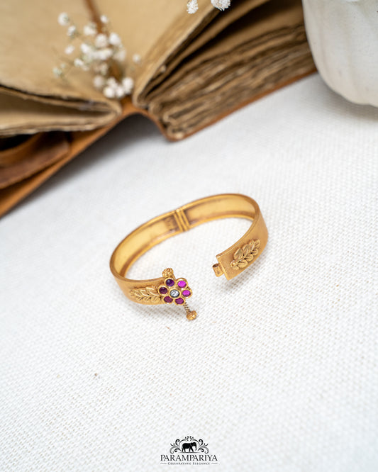 Shruti Bangle (Single)