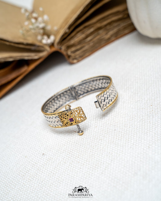 Niharika Bangle (Single)