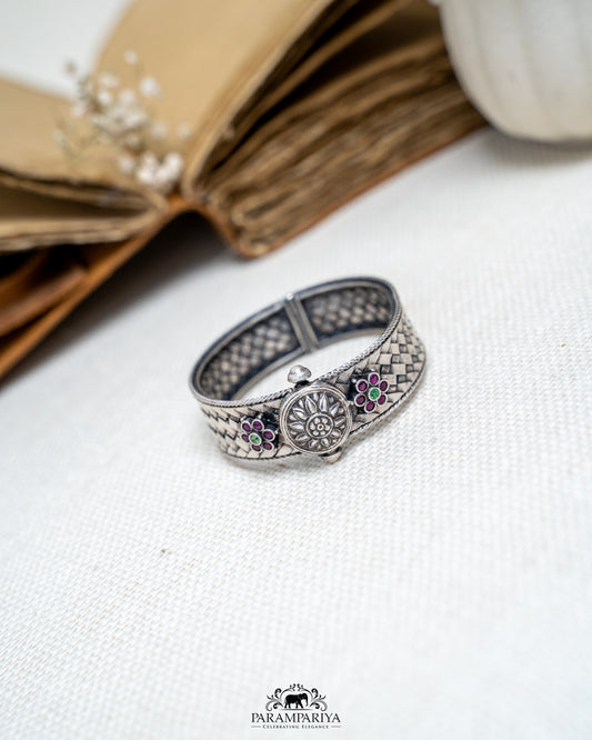 Vanya Bangle (Single)