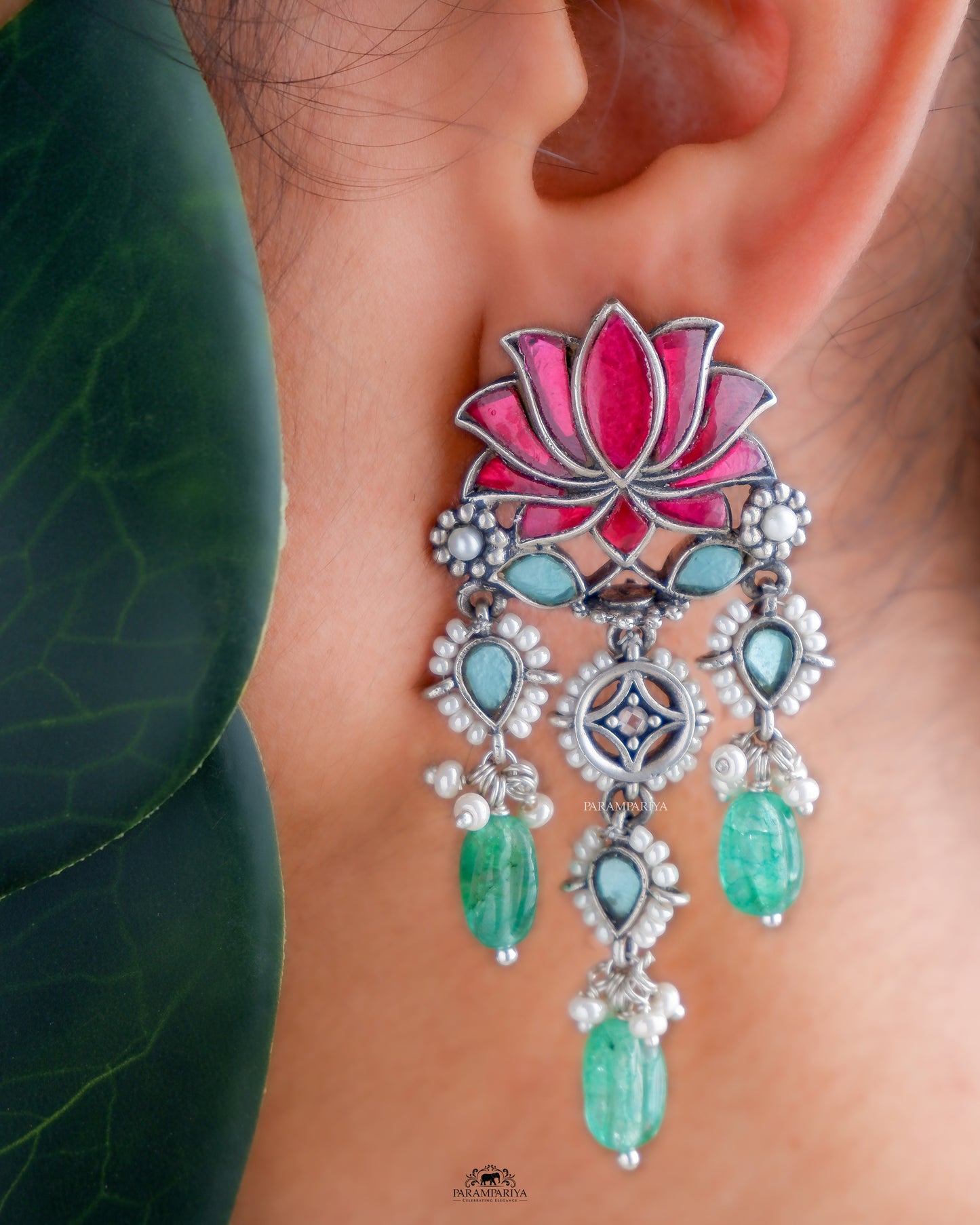 kundan Edit!!
92.5 pure silver kundan lotus earrings.