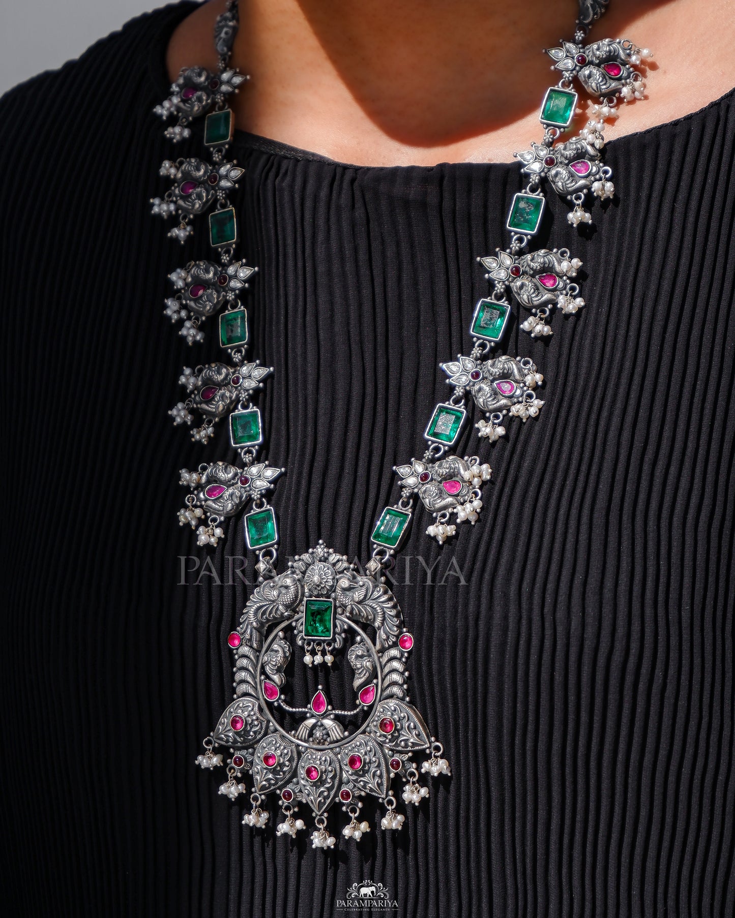 Liksa Necklace Set