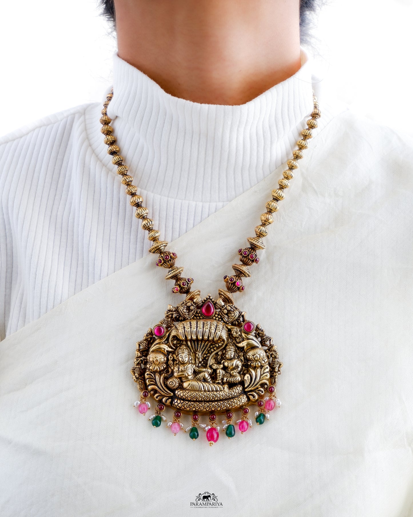 Archa Necklace