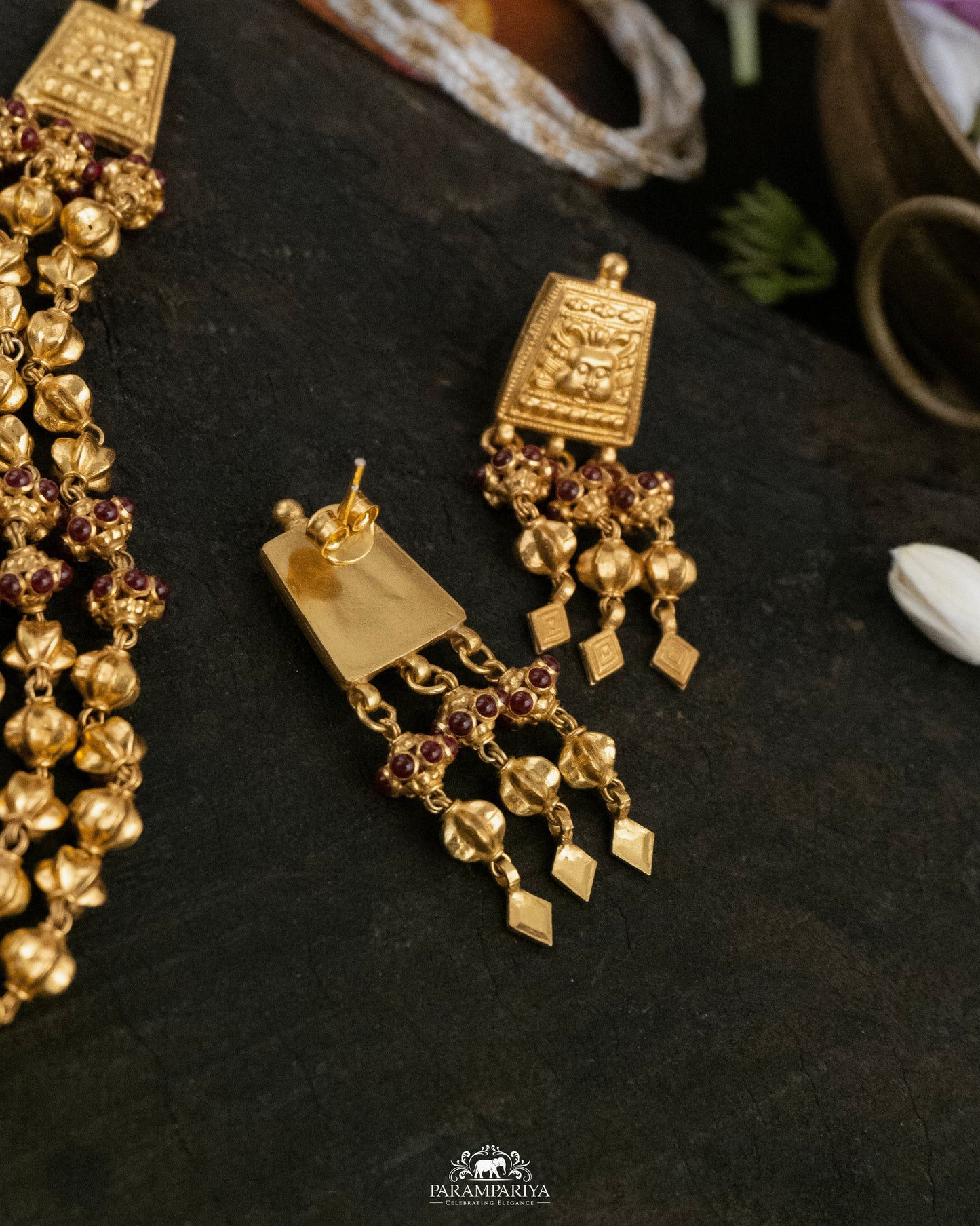 Nilakshi Necklace Set