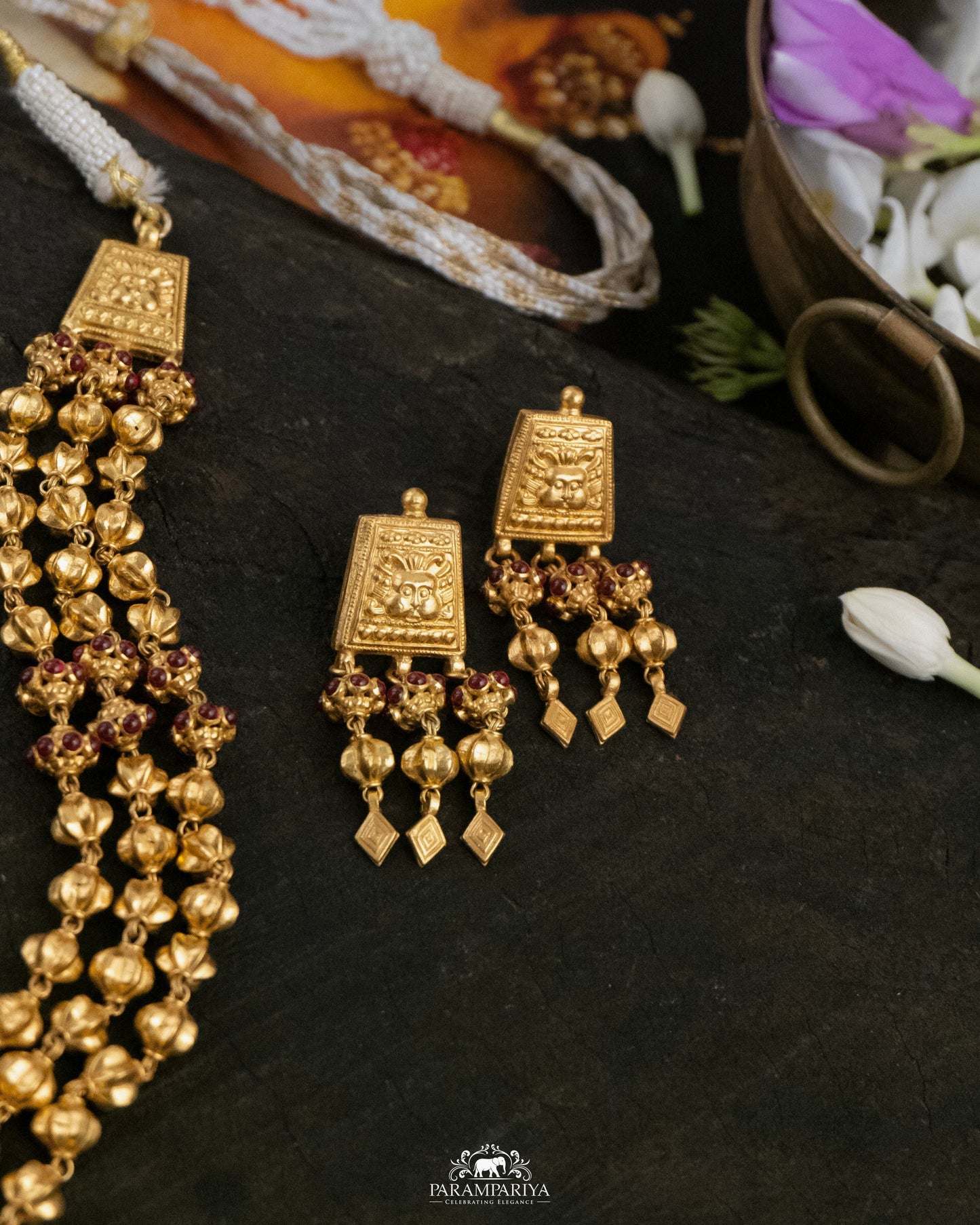 Nilakshi Necklace Set