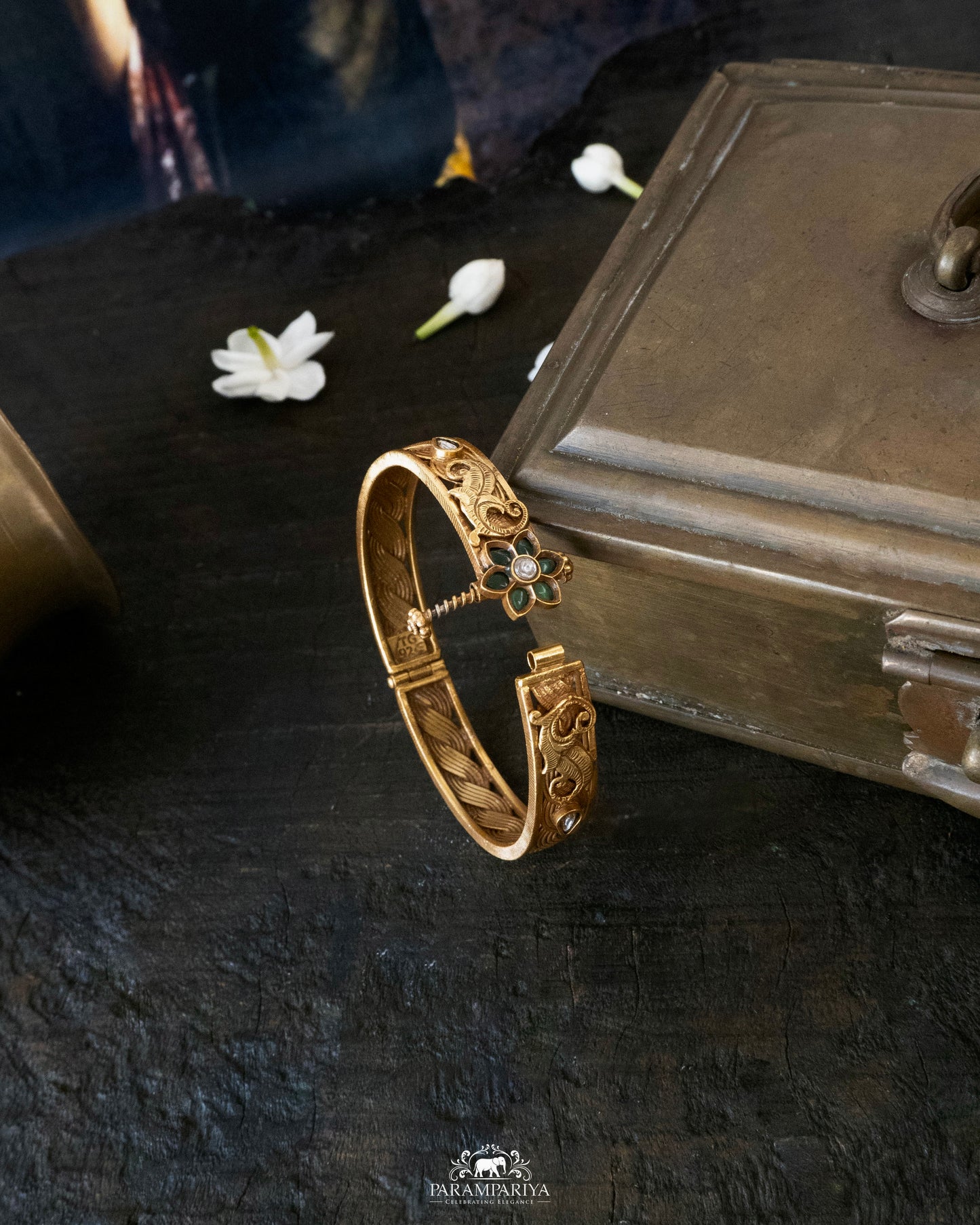 Sastika Bangle (Single)