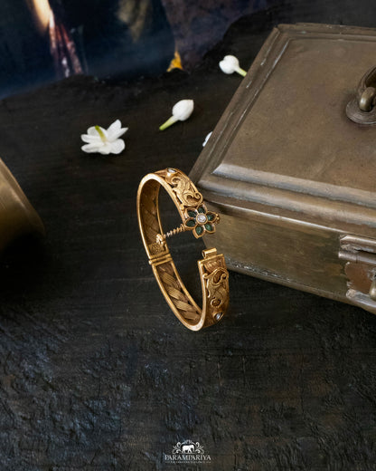 Sastika Bangle (Single)