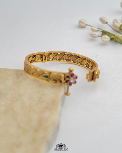 Manav Bangle (Single)
