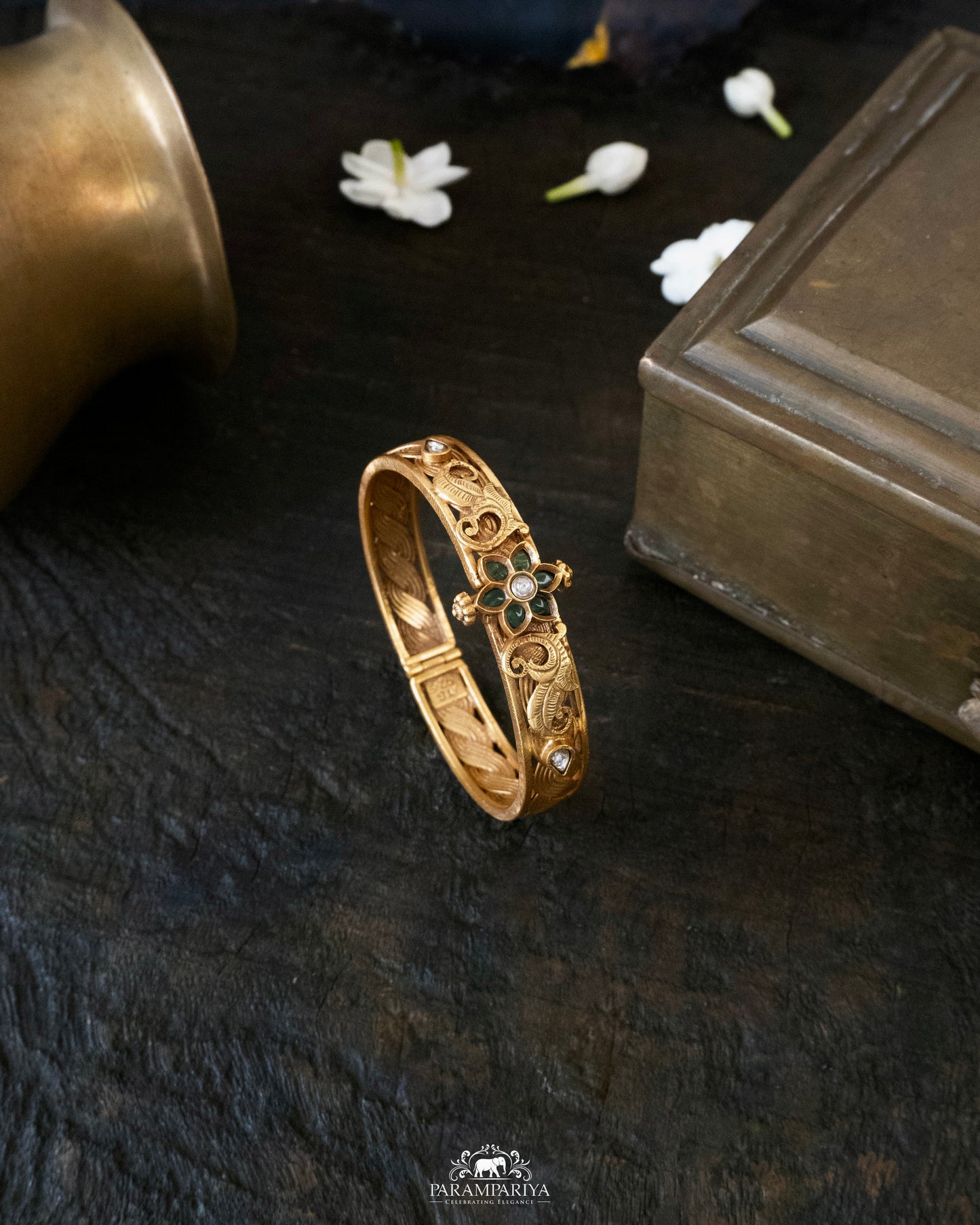 Sastika Bangle (Single)