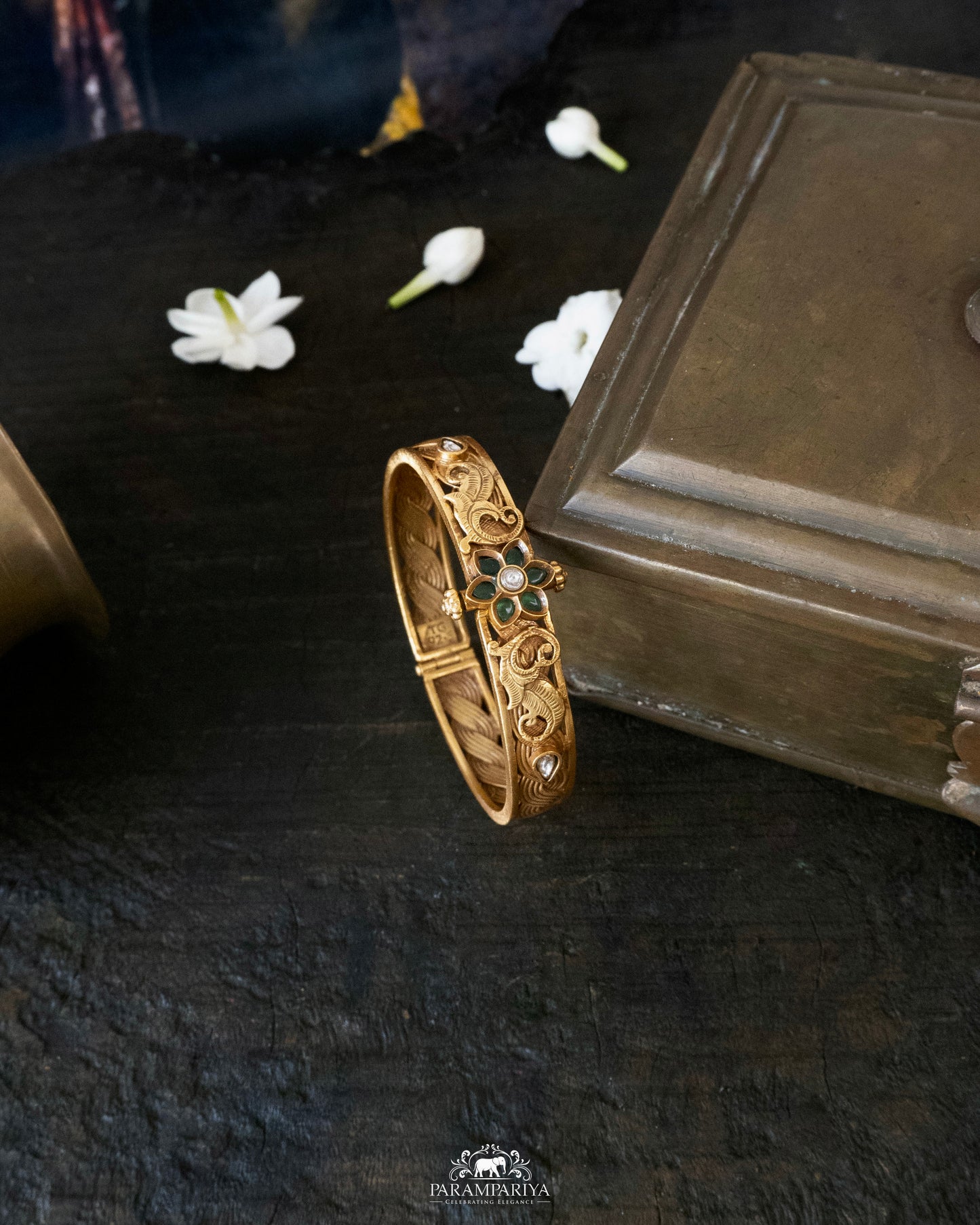 Sastika Bangle (Single)