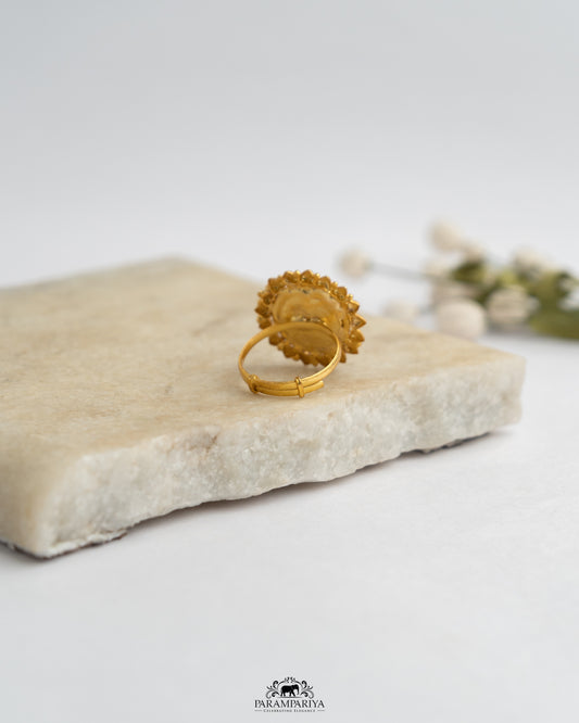 Aavirai Finger Ring