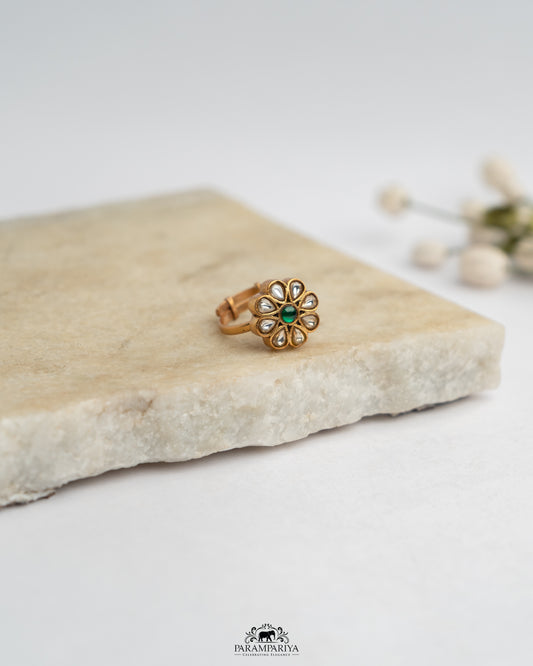 Greening Rings!!

pure silver kundan rings.