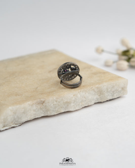 Hiranya Finger Ring